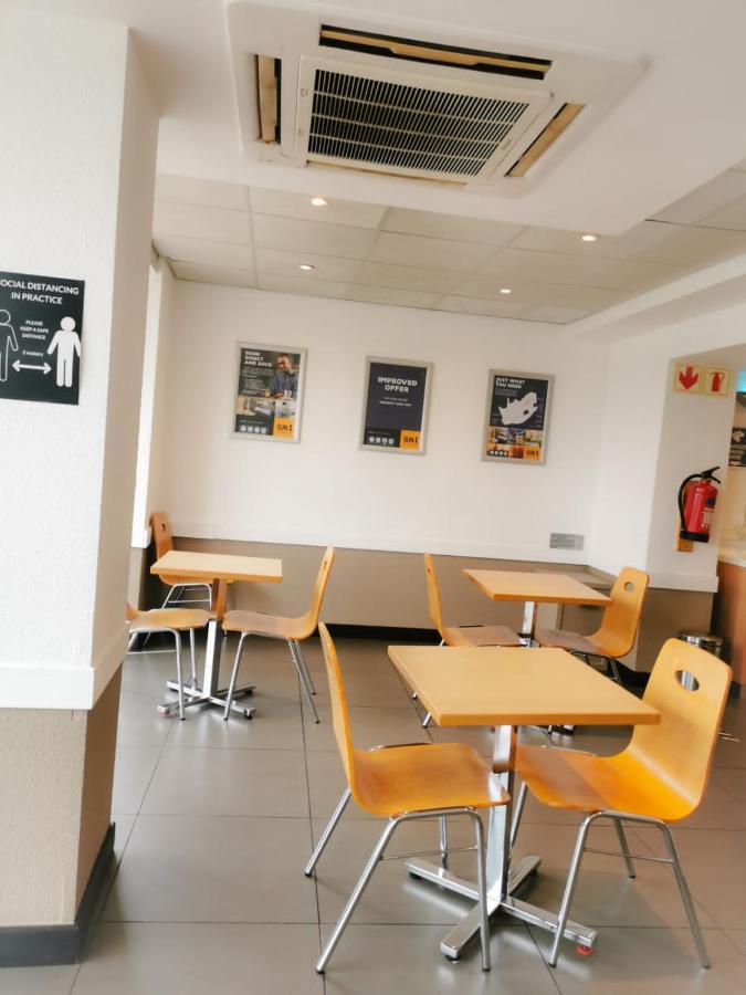Ecomotel Grayston Previously Known As Sun1 Wynberg Йоханнесбург Экстерьер фото